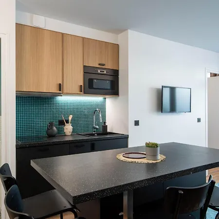 Apartment New - Superbe 1 Bdr Appt - Design 60's - 15e