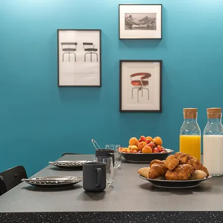 New - Superbe 1 Bdr Appt - Design 60's - 15e Апартаменты *