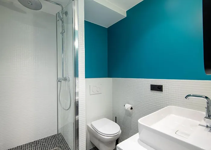 New - Superbe 1 Bdr Appt - Design 60's - 15e 아파트